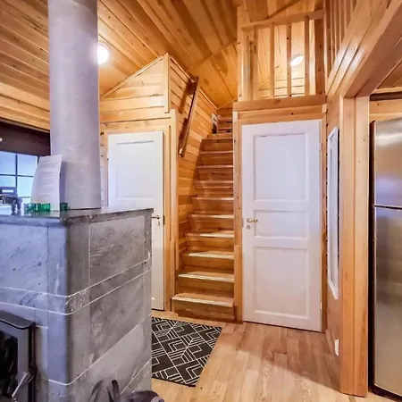 Cozy Arctic Haven And Retreat Within The Arctic Circle